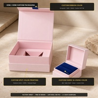Coffret à bagues personnalisé avec couvercle magnétique grand format, boîte cadeau pour bijoux avec insert en velours pour mariage, fiançailles, OEM, ODM