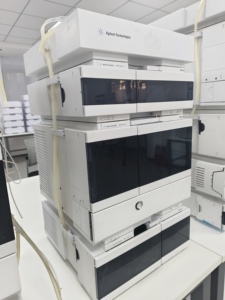 ซอฟต์แวร์โครมาโทกราฟีแบบชั้นบาง Agilent รุ่น 1260 II มือสอง พร้อมระบบฉีดอัตโนมัติเสริมประสิทธิภาพ เครื่องตรวจจับ DAD 5-FID OS - Product Image 3