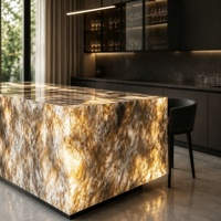 Table de bar de luxe en marbre rétroéclairé, îlot de cuisine, bar à domicile, villa, hôtel, comptoir moderne en dalle, évier et robinet