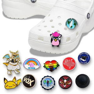 Pin Decorativo de Metal Personalizado con Logotipo de Moda, Adorno de Zapatos con Diseño de Anime - Product Image 1