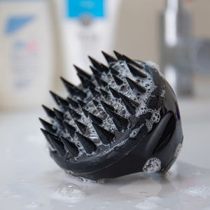 プライベートロゴヘアスカルプエクスフォリエイターシリコンブラシスクラバーブラックすべてのタイプの髪に適しています - Product Image 5