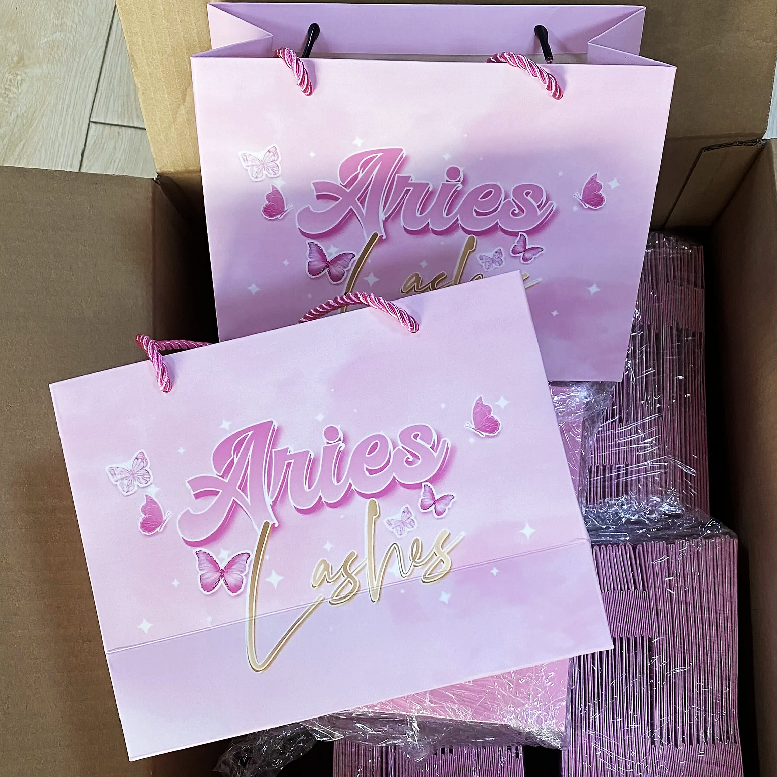 Wholesale Custom Christmas Gift Bags with logo Shopping Bag Hard Paper Bag