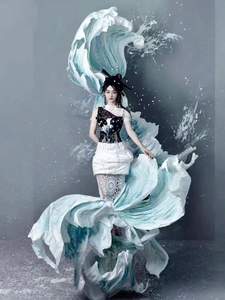 Scenografia di scena di scena di nozze oggetti di scena giganteschi fatti a mano in carta artistica a forma di onda nastro lungo - Product Image 3