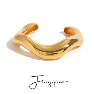 กำไลข้อมือสแตนเลสชุบทองสไตล์ยุโรปอเมริกัน แบบเปิด สำหรับทุกเพศ เครื่องประดับแฟชั่น - Product Image 5