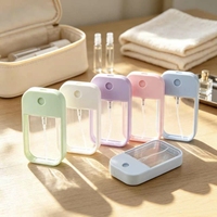 Vente en gros de vaporisateurs portables en forme de carte de crédit, flacons pulvérisateurs en plastique pour voyage, parfum, vaporisateur pour linge