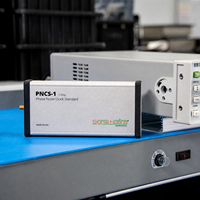 Signal Hound PNCS-1 Horloge à bruit de phase standard 1 GHz, référence d'onde sinusoïdale à très faible bruit pour les tests d'analyseur de spectre