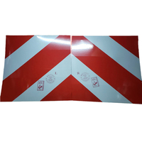 Autocollant Stipe indéchirable en vinyle réfléchissant blanc et rouge en matériau PET pour un objectif d'avertissement efficace