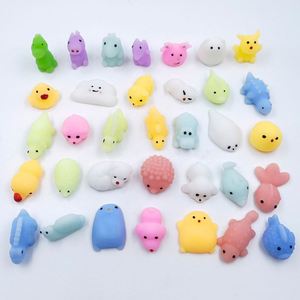 ของเล่นบีบลดความเครียดรูปสัตว์น่ารัก TPR แบบนิ่ม ดีไซน์คริสต์มาส - Product Image 1