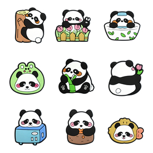 Sevimli <span class=keywords><strong>Panda</strong></span> ayakkabı Charms toptan Sneakers süslemeleri klipler <span class=keywords><strong>Panda</strong></span> bebek ayakkabı aksesuarları takunya dekor için - Product Image 4