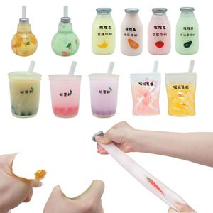 ของเล่นซิลิโคนน่ารักสำหรับเด็กผู้ชาย - บรรเทาความวิตกกังวล ของเล่นบีบฟองสบู่แสนสนุก ของเล่นนุ่มลดความเครียด รูปทรงหลอดไฟ ผลไม้ แก้วน้ำ - Product Image 1