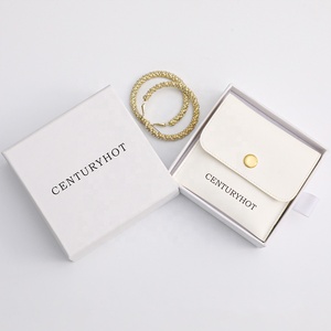 กระเป๋าใส่เครื่องประดับหนัง PU สีขาวขายส่ง PUPPYSEW  กระเป๋าแพ็คเกจจิ้งเครื่องประดับพร้อมกระดุมแป๊ก  กระเป๋าใส่สร้อยคอ แหวน พร้อมโลโก้ - Product Image 3