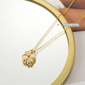 <span class=keywords><strong>Collana</strong></span> con Ciondolo a Cuore e <span class=keywords><strong>Quadrifoglio</strong></span> in Zirconi, Placcata Oro 18K, Acciaio Inossidabile Anti-Ossidazione, Magnetico a Due Vie, Regalo Trendy per Donne - Product Image 5