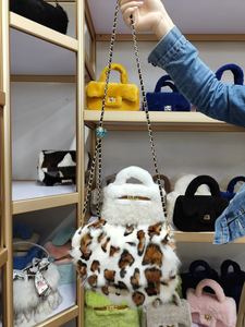 Borsa a Tracolla in Pelliccia di Volpe Delicata sulla Pelle per Signore, Vendita <span class=keywords><strong>Online</strong></span> - Product Image 4