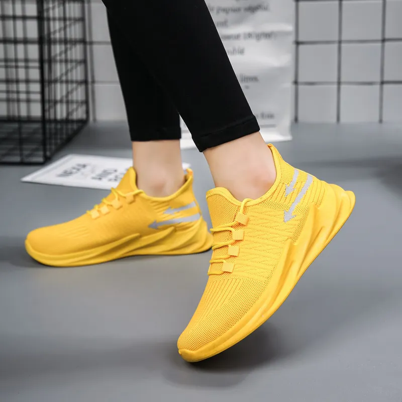 China unbranded shark sole sport footwear color yellow black white wholesale sneakers for men run shoes