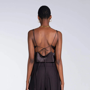 Top sin tirantes con escote cruzado de satén de color liso para mujer, estilo europeo y americano, con lazo, marrón caqui - Product Image 4