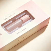 Boîte cosmétique personnalisée en carton blanc recyclable avec fenêtre rose, impression personnalisée, double fermeture à rabat et gaufrage, logo personnalisé