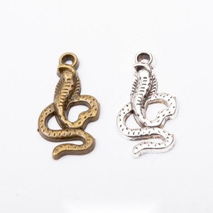 Breloque Cobra Enroulée en Alliage de Zinc Bronze Antique, Serpent Enveloppé pour Porte-clés d'Éleveur de Serpents - Product Image 1
