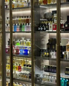 ผลิตภัณฑ์ระงับกลิ่นกายติดทนนานของแท้จากโรงงานผลิตภัณฑ์ดูแลร่างกายคุณภาพสูงสำหรับผู้หญิง/ผู้ชายขายส่ง - Product Image 1