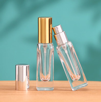 Flacon de parfum vide rechargeable en verre transparent, mini, carré, vintage, à fond épais, haut et fin, 8 ml, avec pulvérisateur à pompe, pour échantillons et diffuseurs à bâtonnets