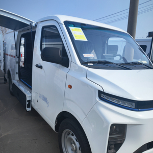 Truk kargo elektrik e-lorry Mini 4x4 dengan <span class=keywords><strong>2</strong></span> tempat duduk untuk pasokan pabrik logistik mobil EV - Product Image 1