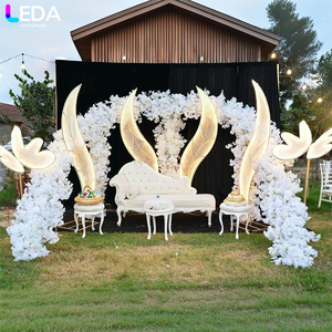 Fondo Metálico Blanco LEDA para Eventos y Fiestas al Aire Libre, Fondo de Hierro Compuesto con Forma de Algas Marinas con LED para Bodas - Product Image 1