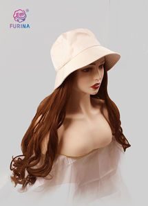 Conveniente Peluca de pelo ligero, pelo largo y rizado <span class=keywords><strong>con</strong></span> sombrero de cubo, peluca sintética para mujeres asiáticas para una hermosa niña - Product Image 4