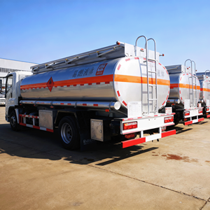 China Isuzu Fuel Tankers à grande capacité, véhicules de transport de liquides à usage spécial: personnalisation et vente en gros disponibles - Product Image 4