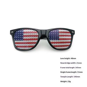 Gafas de Sol de PC con Protección UV400 y Marco Completo, Diseño de Bandera de Fútbol Mundial 2026, con Tachuelas Decorativas, Colores Variados - Product Image 6