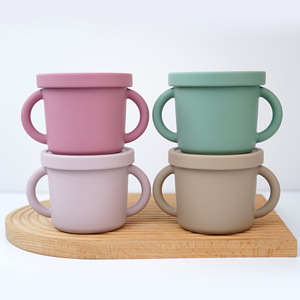 Vaso de silicona para bebés con doble asa y diseño anticaída para alimentar, dar de comer y aprender a beber, de 0 a 12 meses - Product Image 2