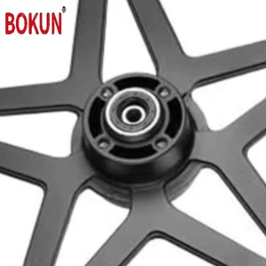 Llanta de Motocicleta de Aleación de Aluminio Forjado de Cinco Radios, Color Negro, Serie <span class=keywords><strong>BOKUN</strong></span>, Nuevo Estilo, 1.6/1.6x18 Pulgadas, Envío Directo de Fábrica - Product Image 3