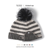 Bonnet tricoté jacquard rayé avec pompon pour femme, en mélange de laine, couleur contrastante, à revers, épais et chaud pour l'automne et l'hiver