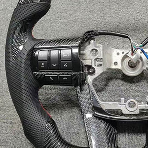 Volant de direction en cuir perforé en fibre de carbone pour Toyota Hilux, vente directe en gros - Product Image 4