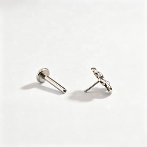 Boucles <span class=keywords><strong>d</strong></span>'oreilles en titane ASTM F136 non filetées, en forme <span class=keywords><strong>d</strong></span>'ancre de pirate, bijoux de corps tendance, vente en gros - Product Image 3