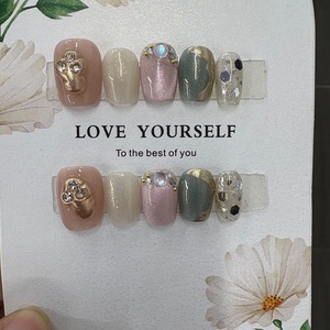 Faux ongles colorés en forme d'ours mignon de style baroque, avec nœud tridimensionnel, pour nail art français, vente en gros - Product Image 2