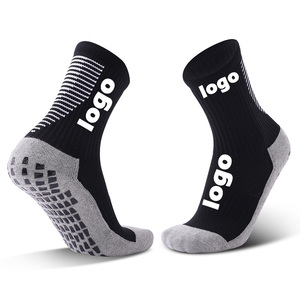2025 <span class=keywords><strong>calcetines</strong></span> de agarre de nuevo estilo de alta calidad con logotipo personalizado de Jacquard <span class=keywords><strong>calcetines</strong></span> deportivos antideslizantes para mujeres y hombres - Product Image 3