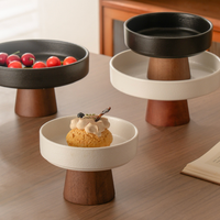 Assiettes en céramique sur pieds hauts 2026, très populaires, avec assiettes à dessert sur pieds hauts pour les plateaux de thé de l'après-midi, idéales pour la maison et le salon à la française