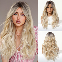 Perruque en fibre haute température mate, style célébrité euro-américain, couleur or blanc, avec frange aérienne et effet décontracté et volumineux, pour le marché transfrontalier.