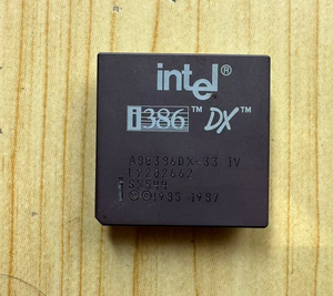 Processeur Intel A82389-10 (CPU) Céramique PGA - Pour 80386, Vintage - Occasion