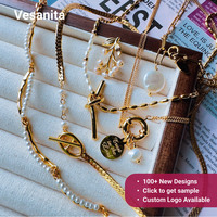Accessoires de cou pour femmes Bijoux féminins élégants Nœud Design Petites perles naturelles Collier chaîne plaqué or 18 carats pour dames