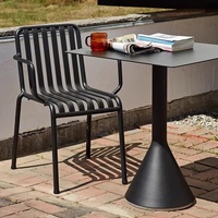 Ensemble de table et chaises modernes pour balcon commercial, mobilier de café et bar décontracté en fer forgé à trois pièces, à pieds hauts, pour cour et extérieur