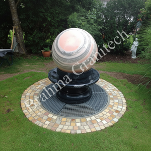 Fontaine en pierre de granit poli unique en son genre, boules de fontaine en pierre, forme unique, boule noire, élément d'eau - Product Image 1