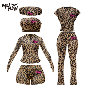 Set Tre Pezzi Loungewear da <span class=keywords><strong>Donna</strong></span> con Stampa Leopardata Personalizzabile: Giacca in Cotone <span class=keywords><strong>a</strong></span> <span class=keywords><strong>Costine</strong></span>, Top <span class=keywords><strong>a</strong></span> Tubino e <span class=keywords><strong>Pantaloni</strong></span> <span class=keywords><strong>a</strong></span> Zampa in Jersey per l'Autunno - Product Image 1