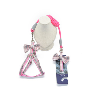 小型ソリッドパターンポリエステルペット犬用ハーネスリーシュセットバタフライノット襟とリーシュ付き - Product Image 1