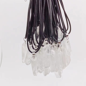 Usine pas cher <span class=keywords><strong>prix</strong></span> en gros en vrac guérison <span class=keywords><strong>cristal</strong></span> clair Quartz Point pendentif pour la méditation - Product Image 4