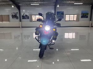 ซูซูกิ1 ดีแอล250 วี-สตรอม 248ซีซี รถจักรยานยนต์ทัวริ่งแบบแอดเวนเจอร์ เครื่องยนต์เบนซิน ระบายความร้อนด้วยน้ำ แบบสองสูบเรียง ถังน้ำมันระยะไกล สำหรับขับขี่บนถนน - Product Image 6