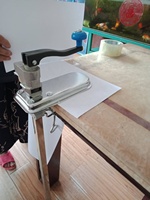 Ouvre-boîte manuel industriel commercial de grande taille 59 cm, monté sur table, en acier inoxydable, écologique et robuste