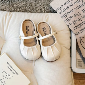 Nouvelles Chaussures d'été pour Enfants en Gros : Sandales Princesse Argentées Mignonnes pour Filles, Style Uni, Chaussons Chinois pour Enfants en Vrac - Product Image 4