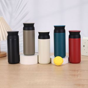 ขวดน้ำปากแคบ 350 มล. 500 มล. เคลือบสีฝุ่น สุญญากาศ ฉนวนกันความร้อน สแตนเลสสตีล แบบกำหนดเองได้ - Product Image 1