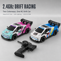Mobil RC Drift 4WD 1:20 3.7V 500mAh Kendaraan Balap Remote Control Lampu Warna-warni Jangkauan 35M Indoor Outdoor