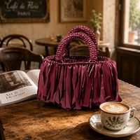 Sacs tissés au crochet faits à la main par des designers 2026 |   Pochette en fil de t-shirt doux pour les soirées et le quotidien |   Cadeau artisanal de luxe pour femmes